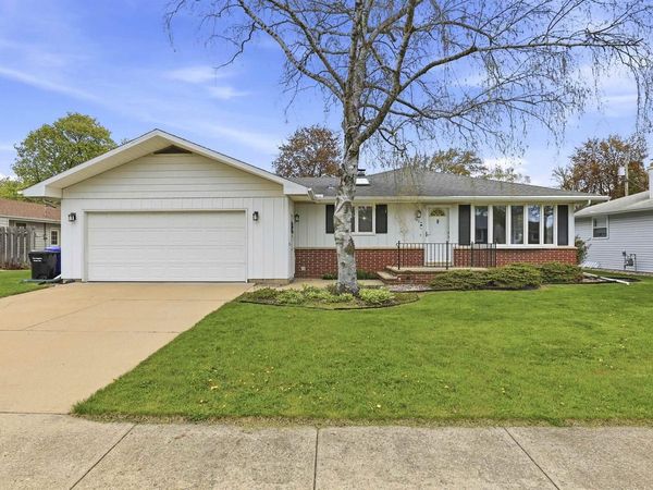 1024 ROBERTS AVENUE, Appleton, WI 54914