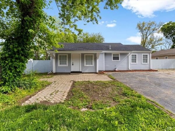 629 Little Meadow Dr, Riverside, OH 45404
