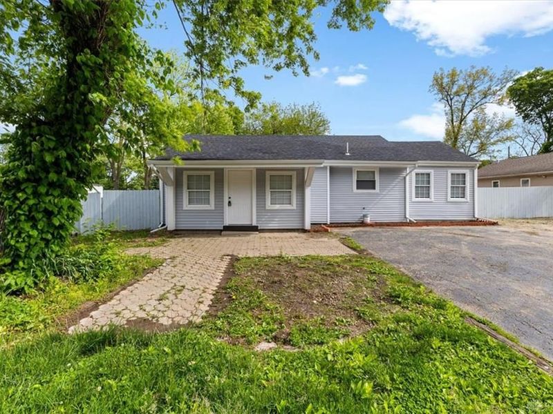 629 Little Meadow Dr, Riverside, OH 45404 Photo 1