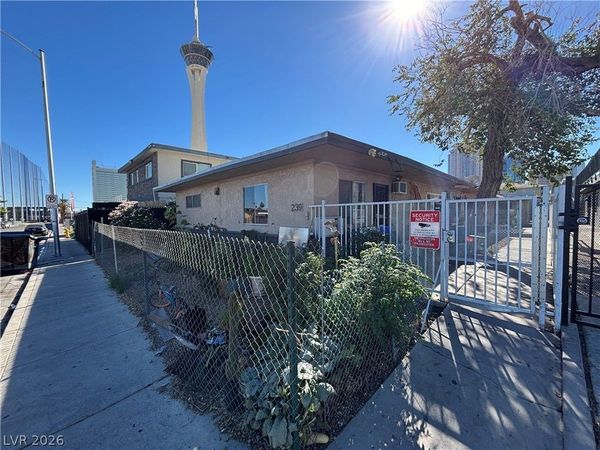 239 W Philadelphia Avenue , Unit 6, Las Vegas, NV 89102