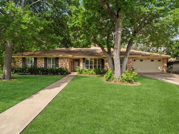 301 Tallwood DR, Georgetown, TX 78628
