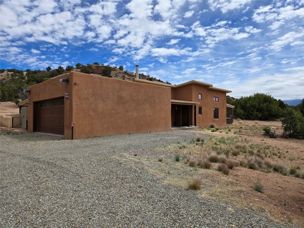 76 Calle Josephina , Santa Fe, NM 87506