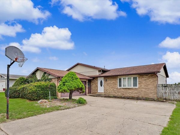 2229 Jeffery Drive , St. Joseph, IL 61873
