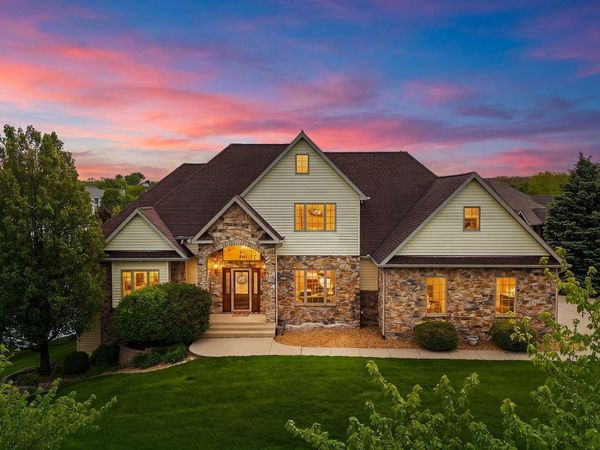 821 Mary Ellen Drive, Crown Point, IN 46307