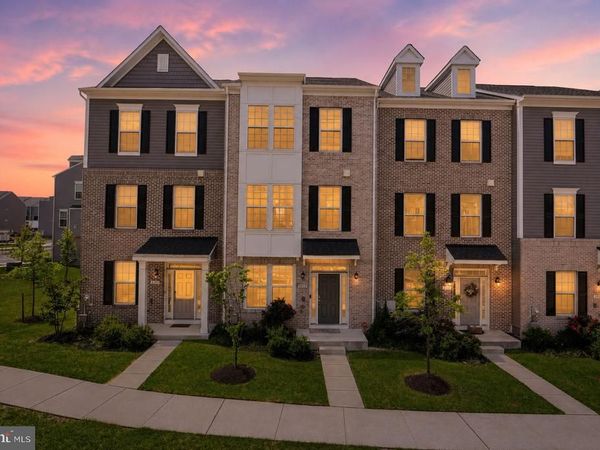 2602 LANHAM HILL CIRCLE, UPPER MARLBORO, MD 20774