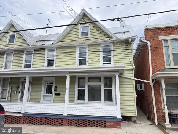 18 E MAIN STREET , NEWVILLE, PA 17241