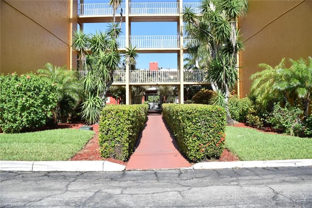 2366 E Mall Dr , Unit 211, Fort Myers, FL 33901 Photo