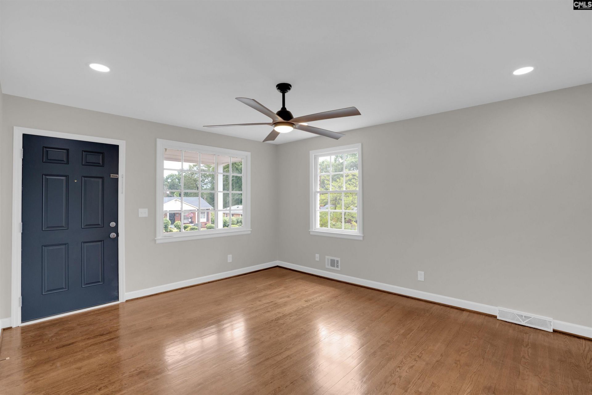 955 Laurie Lane Photo 11