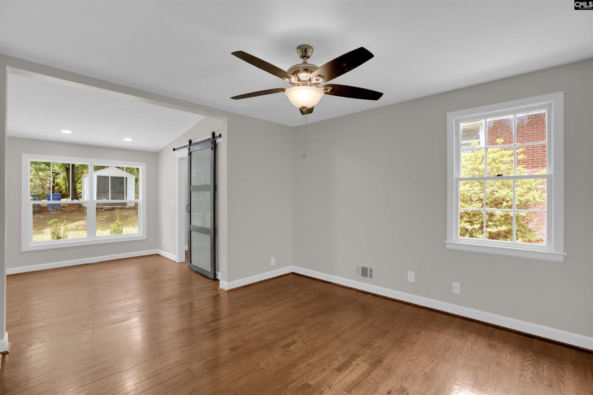 955 Laurie Lane  Photo 19
