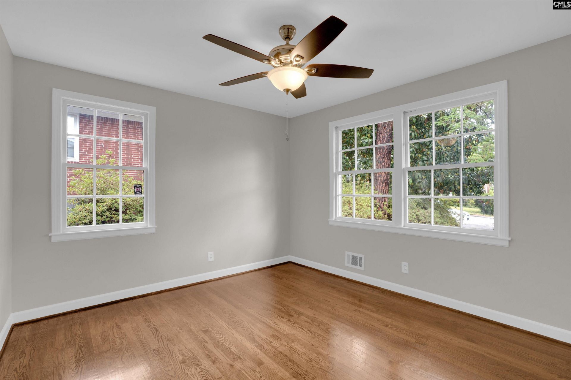 955 Laurie Lane  Photo 24