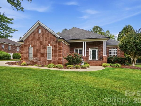 8000 Tottenham Drive , Harrisburg, NC 28075