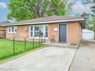 3106 Cherokee Avenue, Flint, MI 48507
