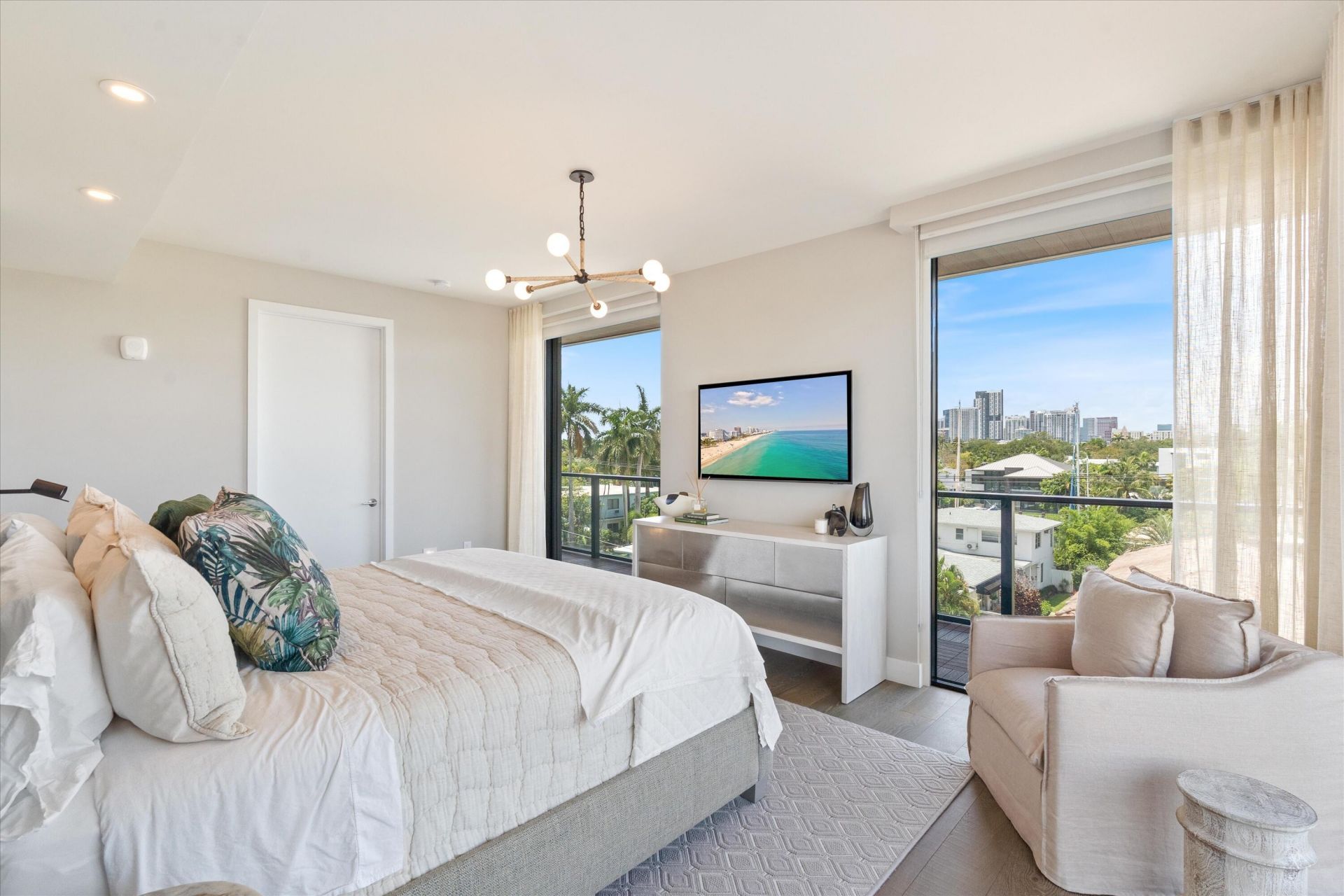 124 Hendricks Isle, Unit Ph401, Fort Lauderdale, FL 33301 Photo