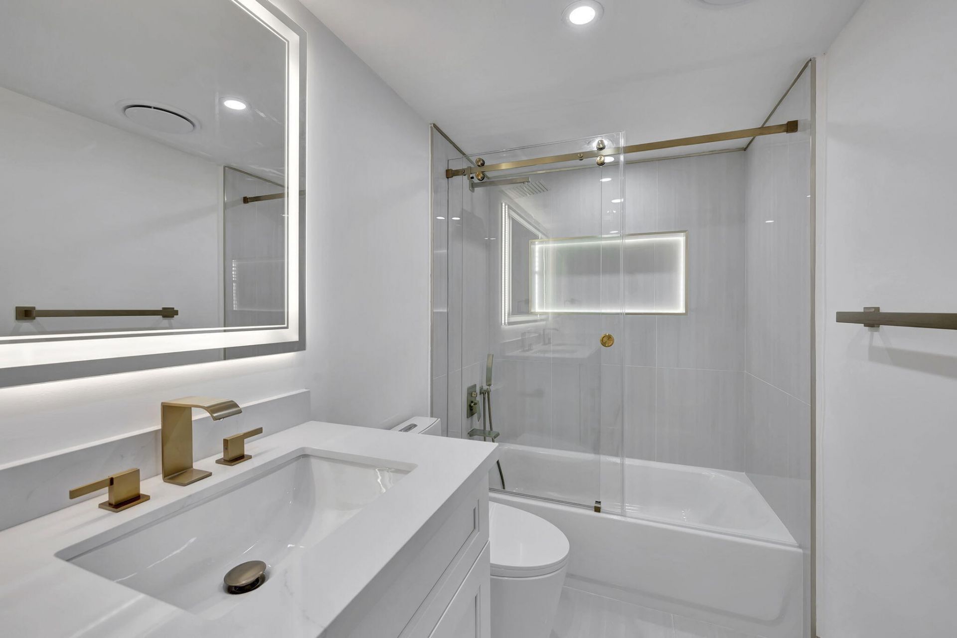 3100 N Palm Aire Drive, Unit 106, Pompano Beach, FL 33069 Photo