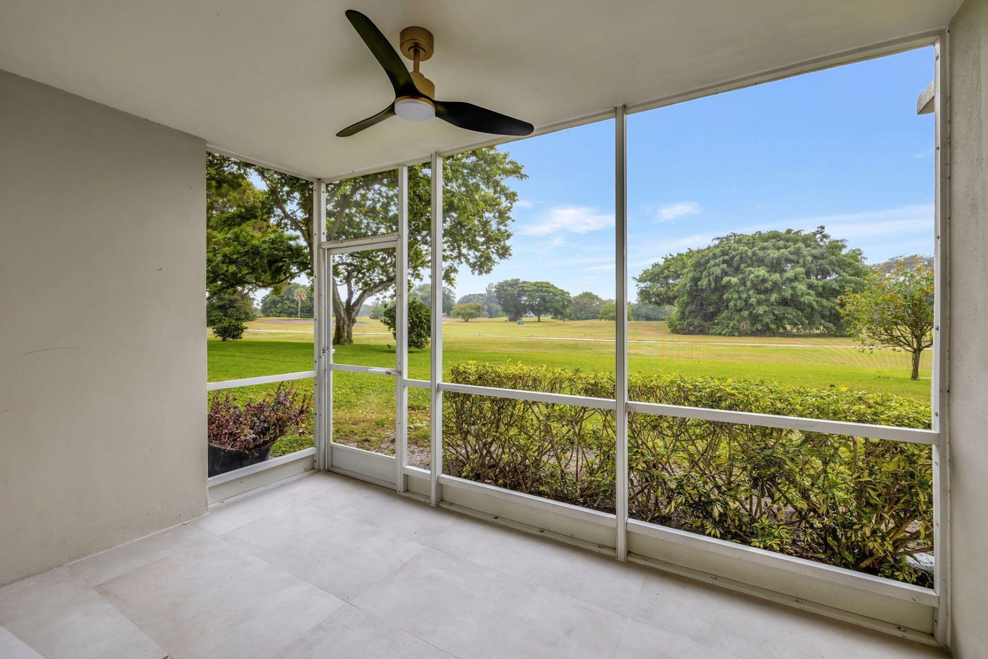 3100 N Palm Aire Drive, Unit 106, Pompano Beach, FL 33069 Photo