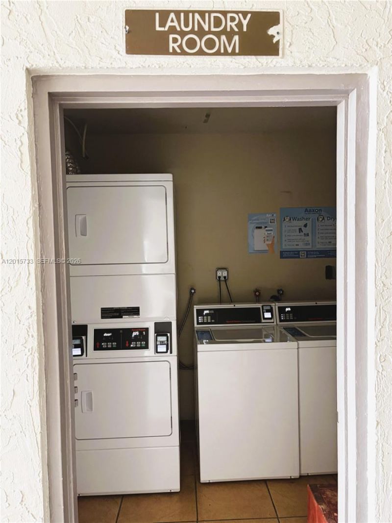 10900 SW 104th St, Unit 315, Miami, FL 33176 Photo