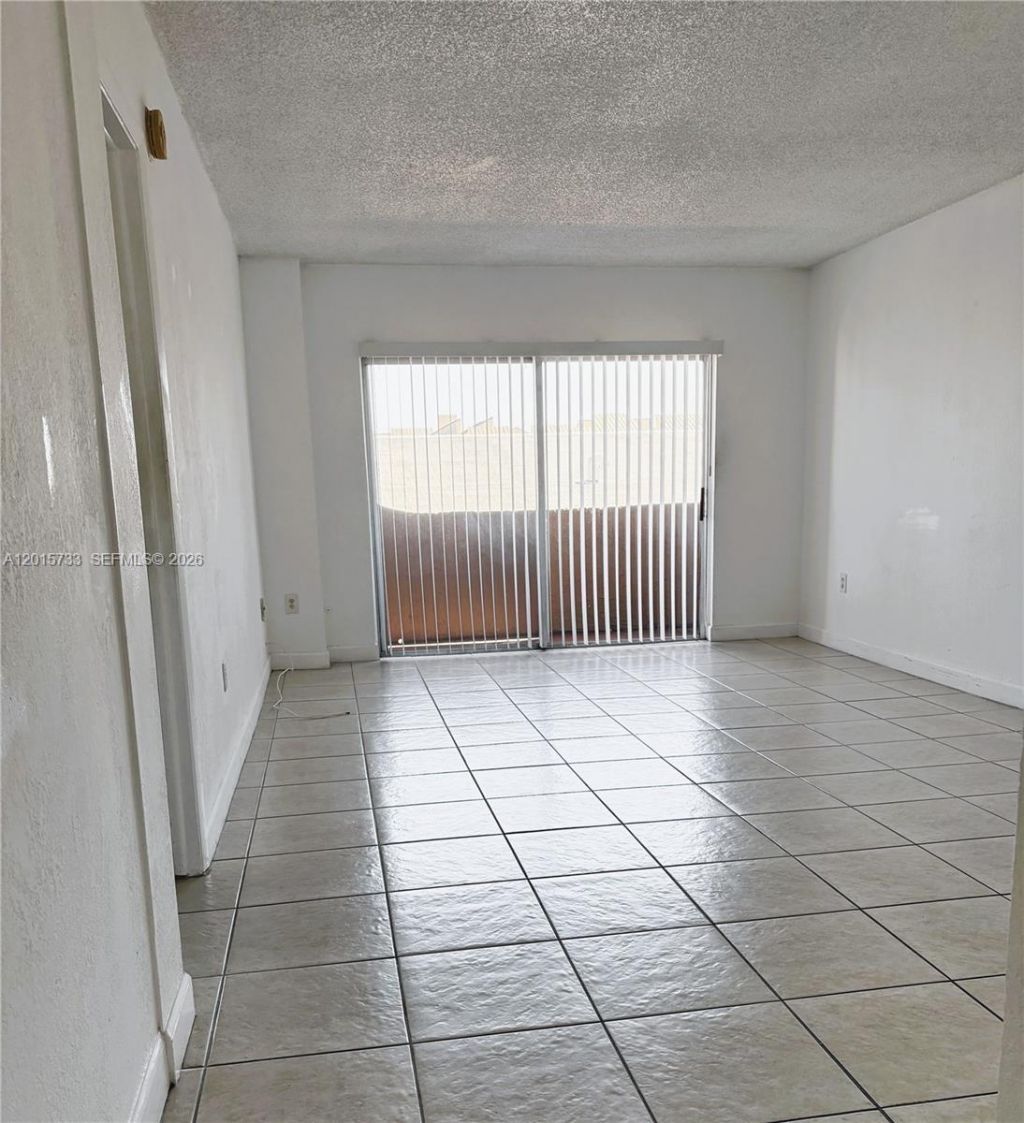 10900 SW 104th St, Unit 315, Miami, FL 33176 Photo