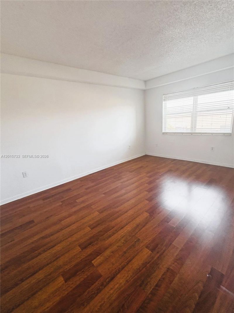 10900 SW 104th St, Unit 315, Miami, FL 33176 Photo