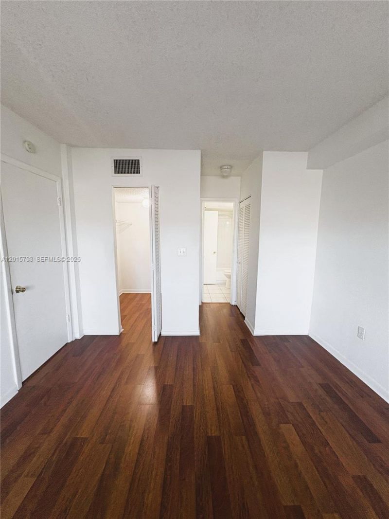 10900 SW 104th St, Unit 315, Miami, FL 33176 Photo