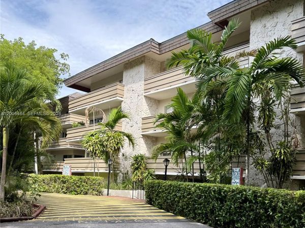 1205 Mariposa Ave, Unit 301, Coral Gables, FL 33146