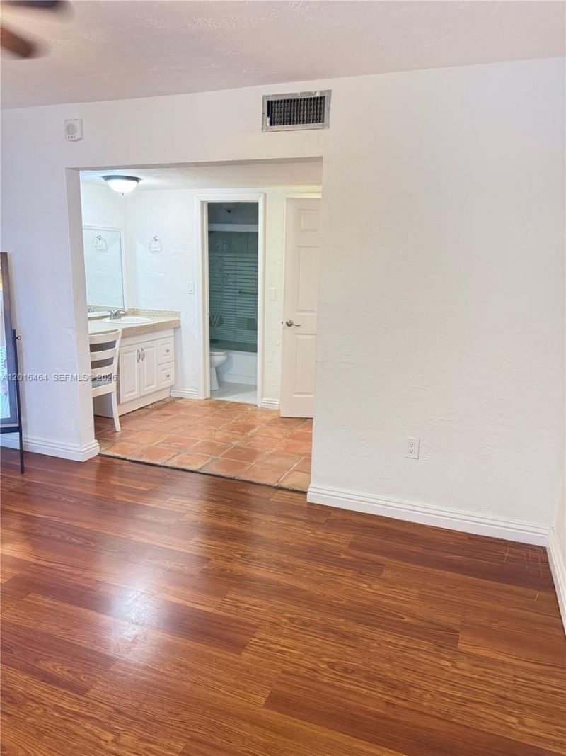 1205 Mariposa Ave, Unit 301, Coral Gables, FL 33146 Photo