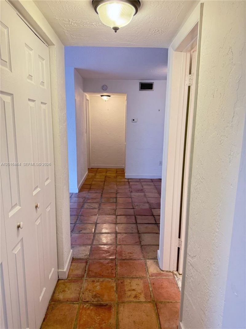 1205 Mariposa Ave, Unit 301, Coral Gables, FL 33146 Photo