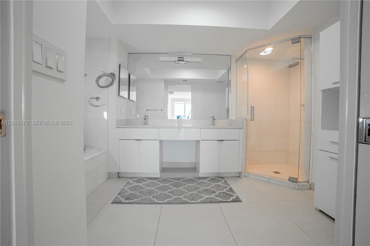 6301 Collins Ave , Unit 1102, Miami Beach, FL 33141 Photo
