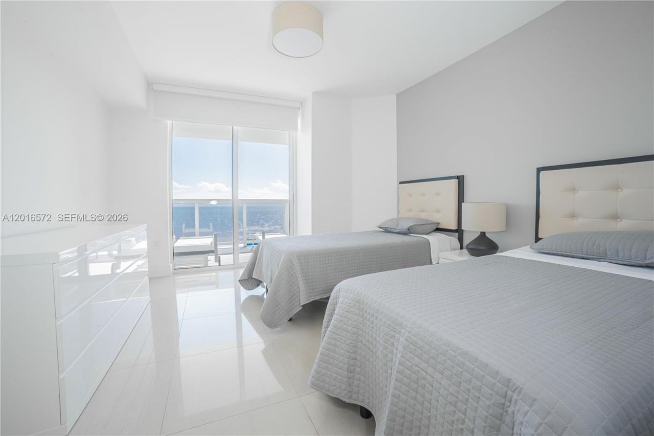 6301 Collins Ave , Unit 1102, Miami Beach, FL 33141 Photo