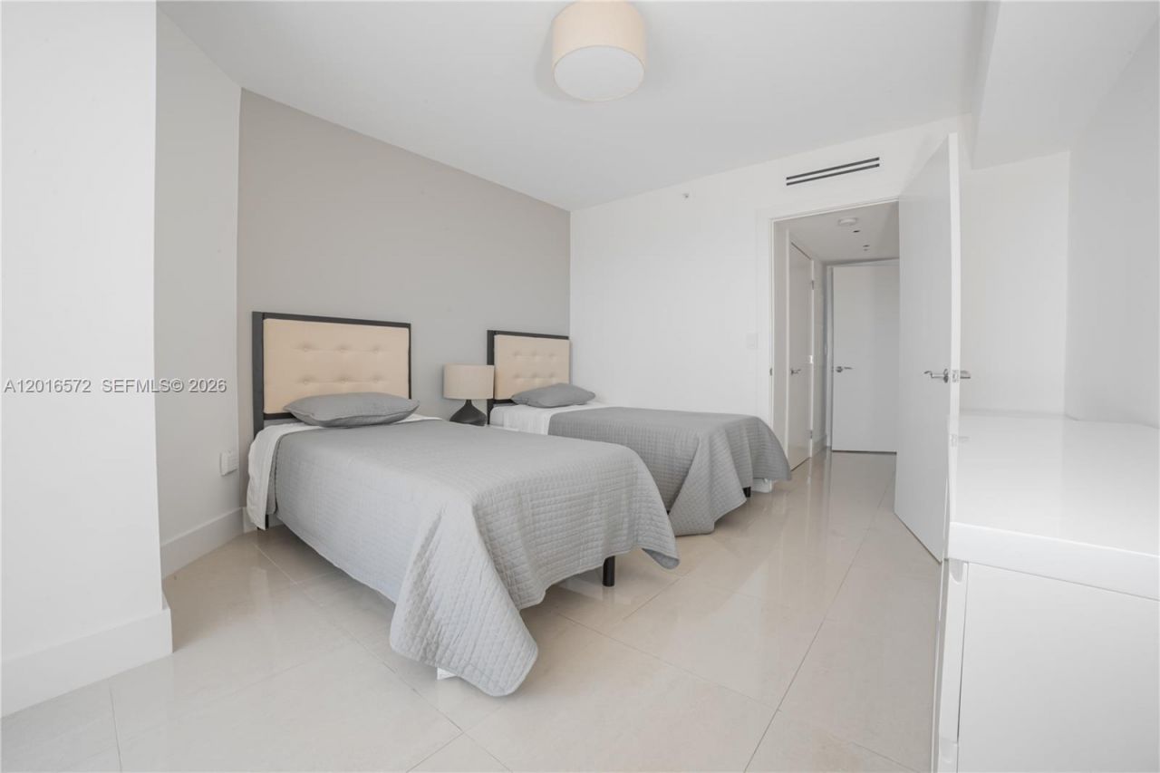 6301 Collins Ave , Unit 1102, Miami Beach, FL 33141 Photo
