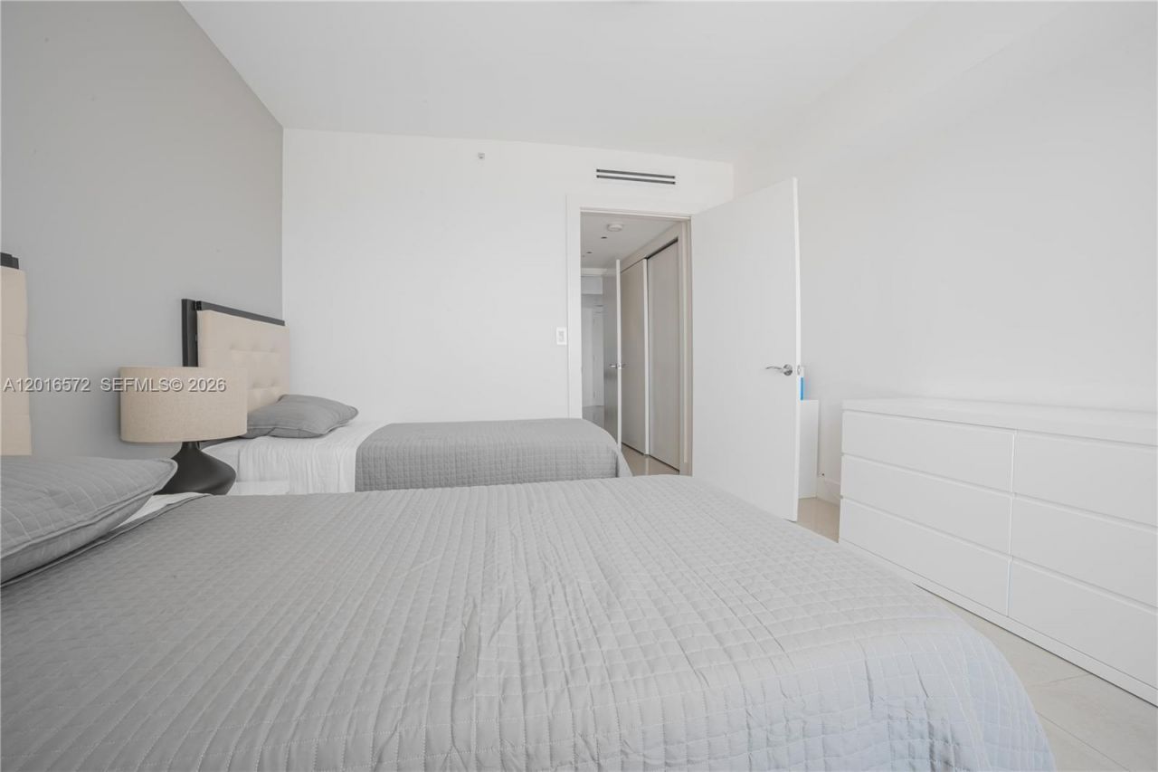 6301 Collins Ave , Unit 1102, Miami Beach, FL 33141 Photo