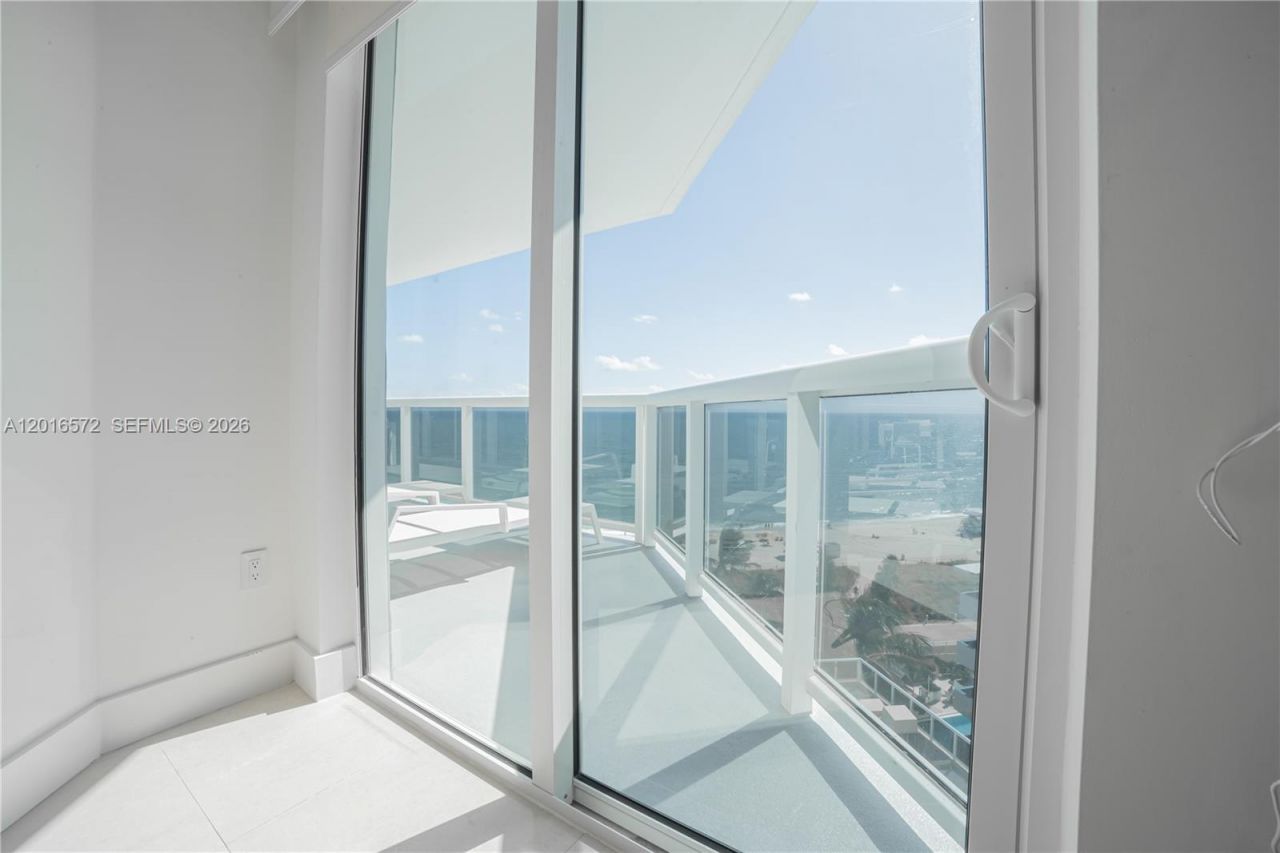 6301 Collins Ave , Unit 1102, Miami Beach, FL 33141 Photo