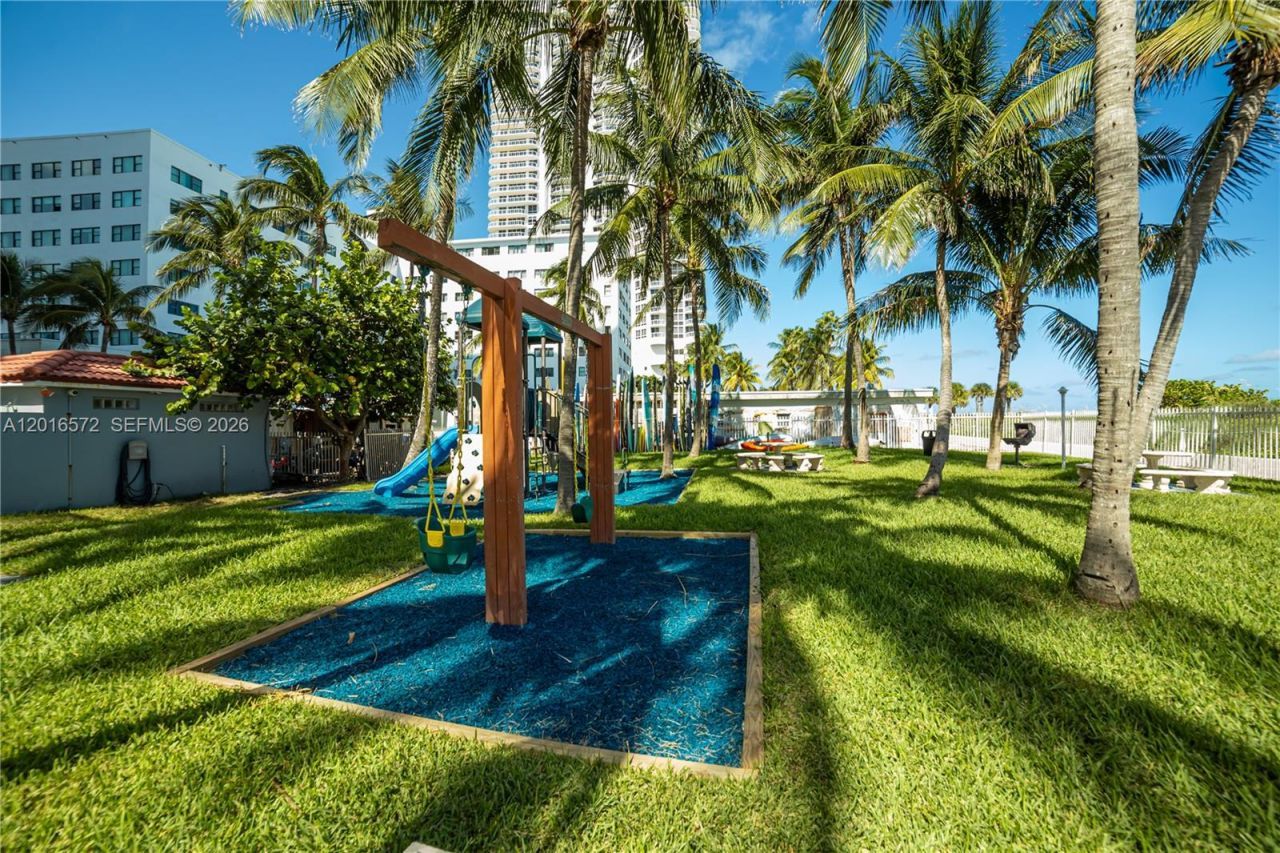 6301 Collins Ave , Unit 1102, Miami Beach, FL 33141 Photo