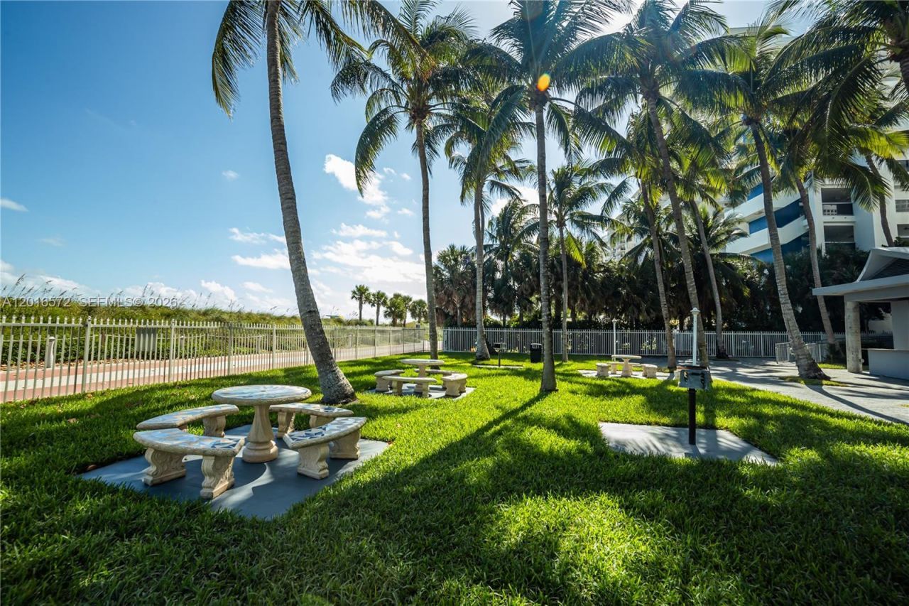 6301 Collins Ave , Unit 1102, Miami Beach, FL 33141 Photo