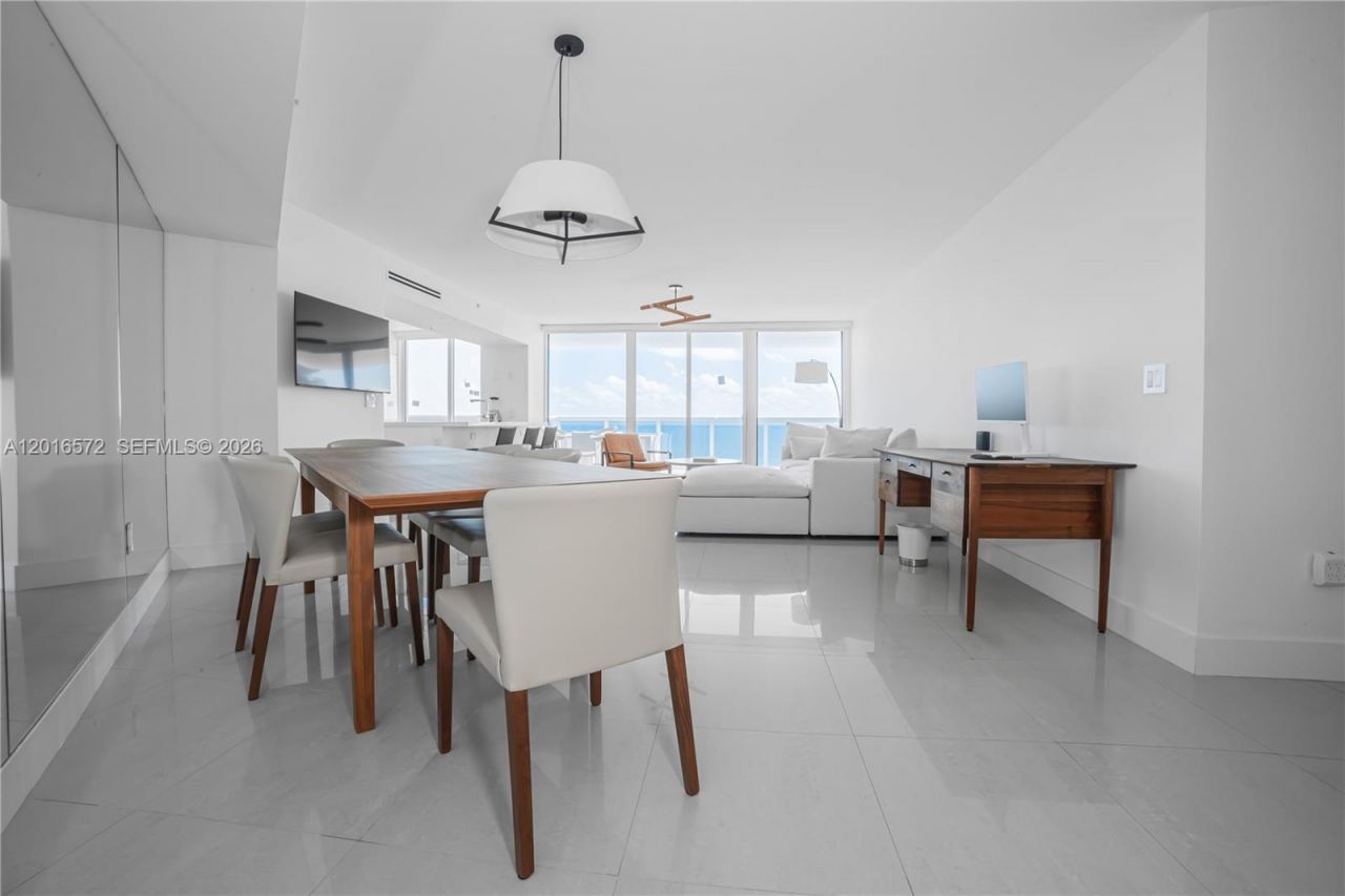 6301 Collins Ave , Unit 1102, Miami Beach, FL 33141 Photo