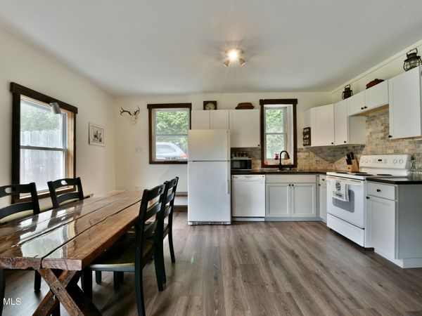 2414 New York 29, Middle Grove, NY 12850