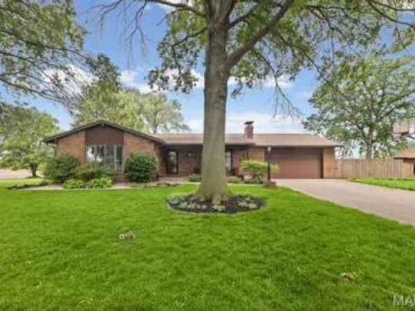 630 Robert Place, Dupo, IL 62239