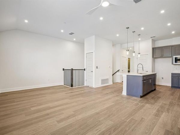 200 W 56th ST, Unit 8102, Austin, TX 78751