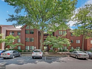2811 LEE OAKS COURT, Unit 304, FALLS CHURCH, VA 22046