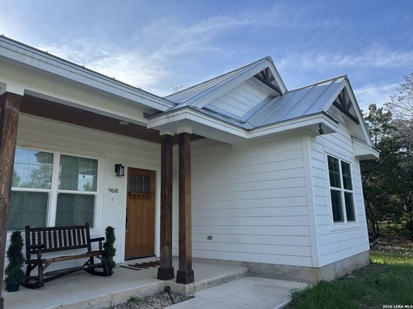 968 Marlys Ave, Canyon Lake, TX 78133