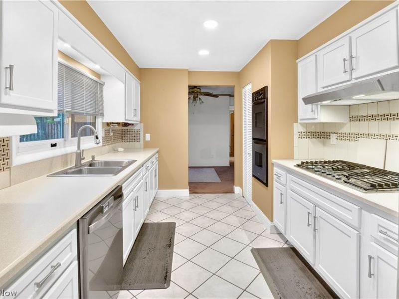 9205 W 130th Street, North Royalton, OH 44133 Photo 5
