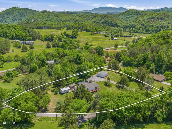 1732 Ed Huff Circle, Sevierville, TN 37876