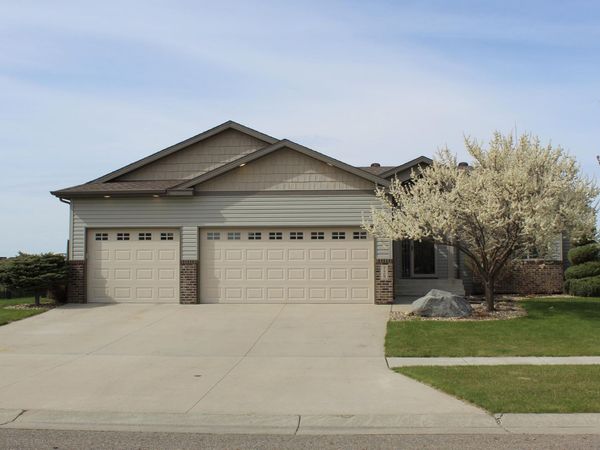 729 48th Avenue W, West Fargo, ND 58078