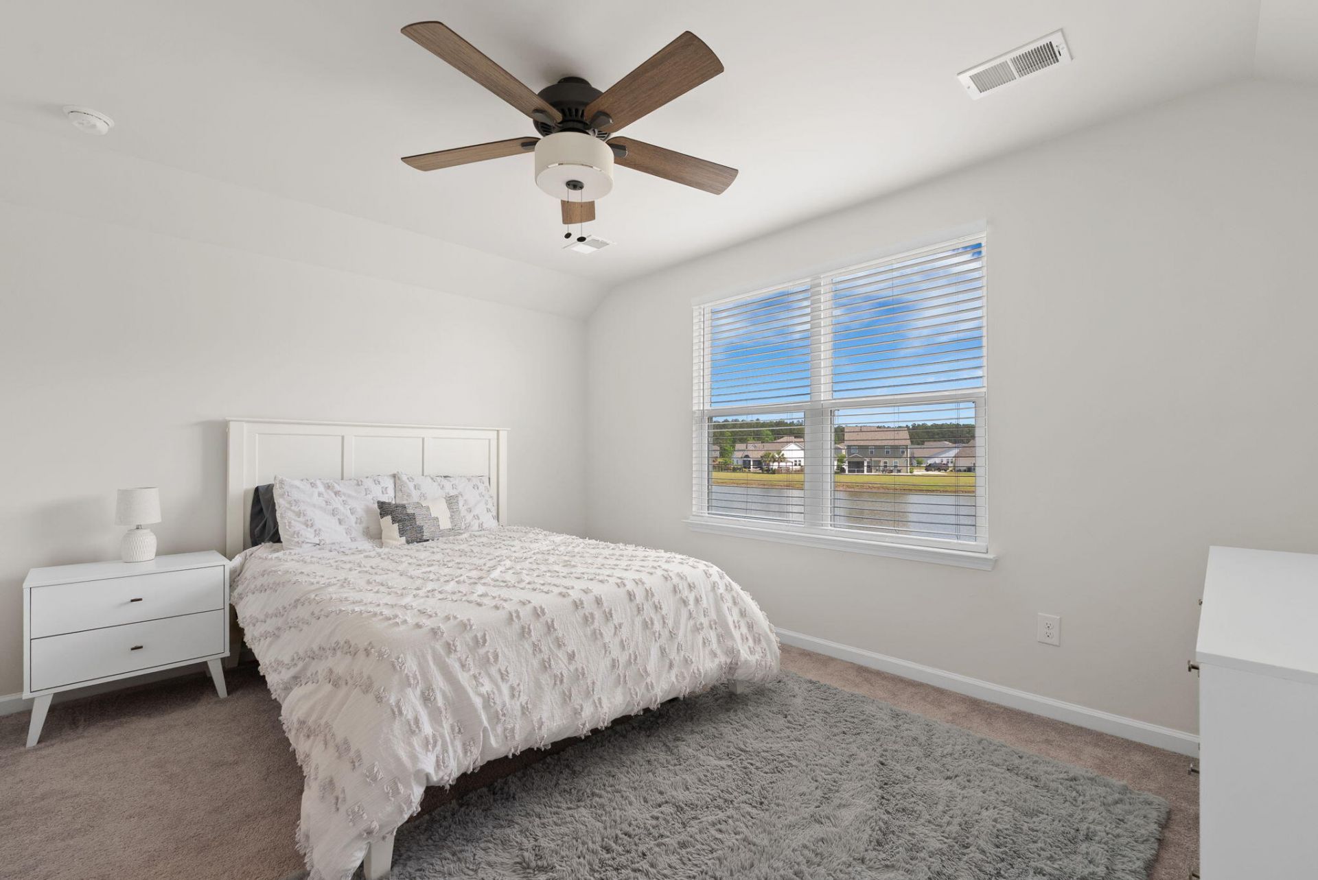173 Greenwich Drive Photo 22