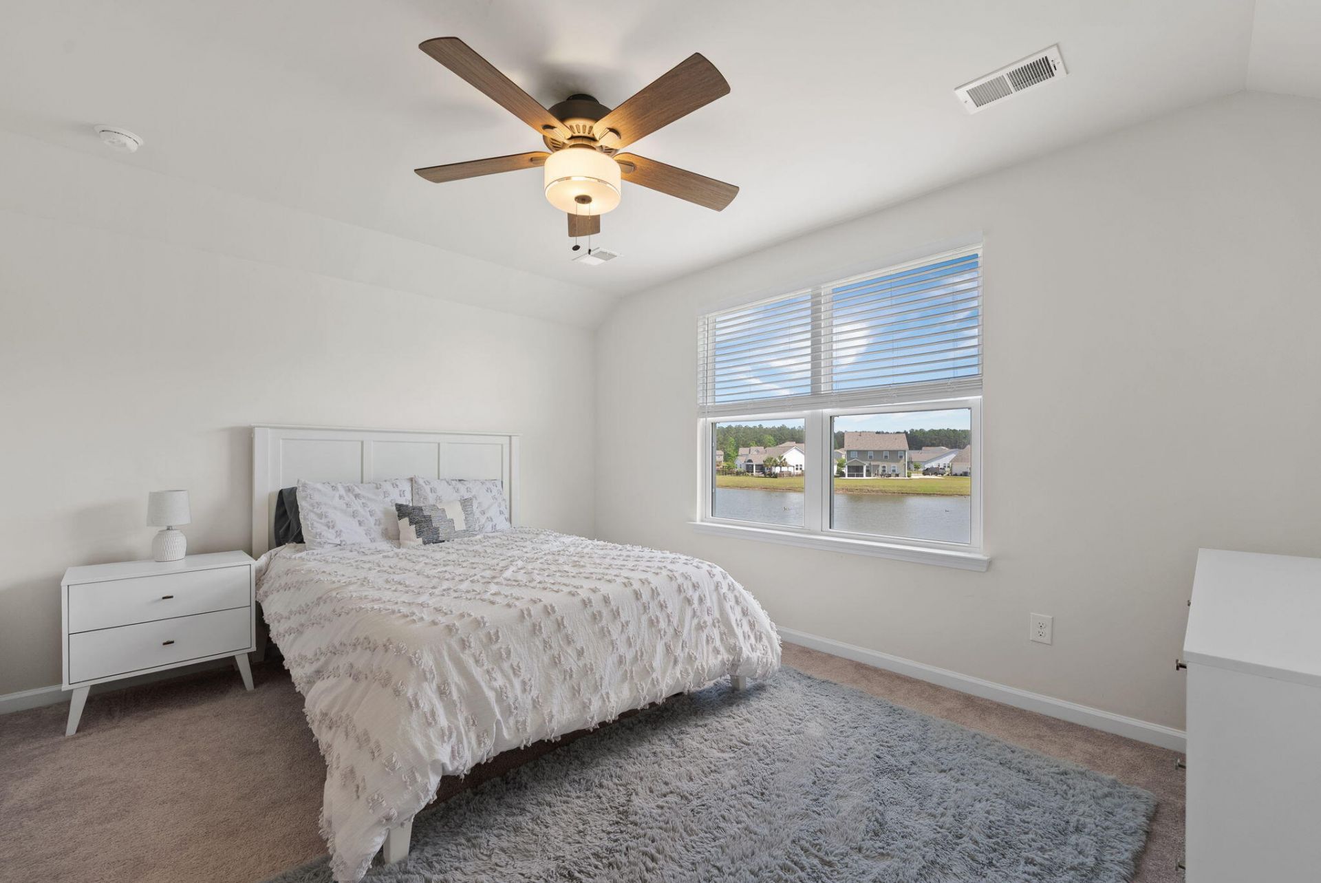 173 Greenwich Drive Photo 23