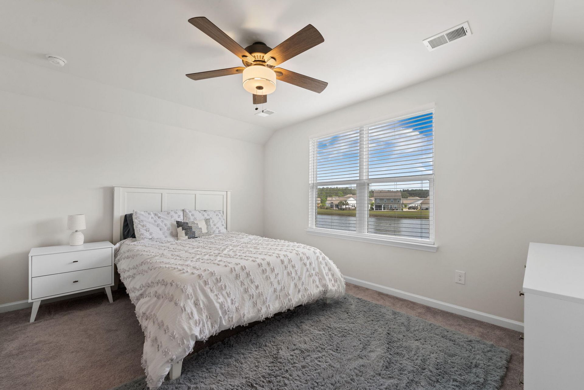 173 Greenwich Drive Photo 25