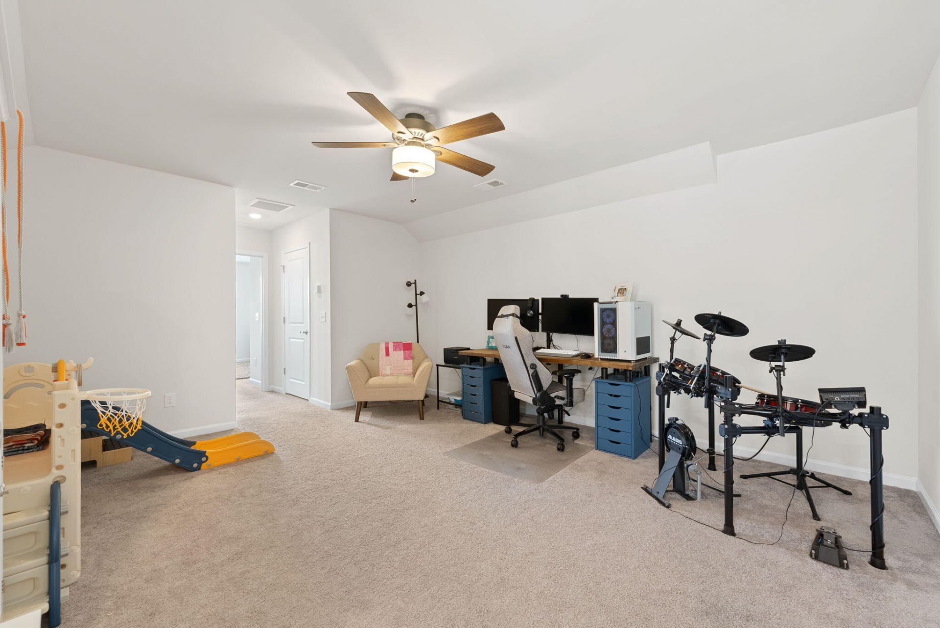 173 Greenwich Drive Photo 31