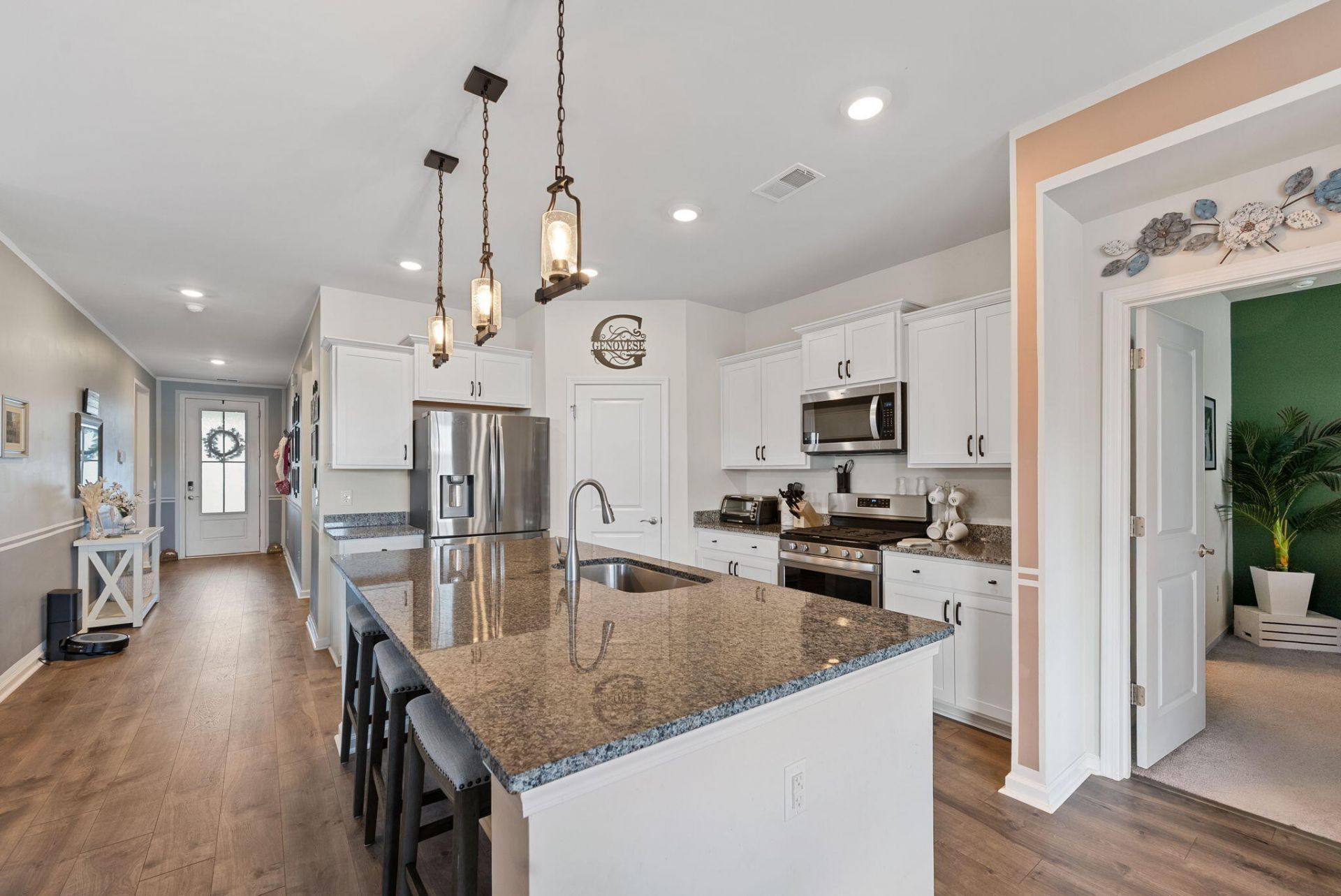 173 Greenwich Drive Photo 6