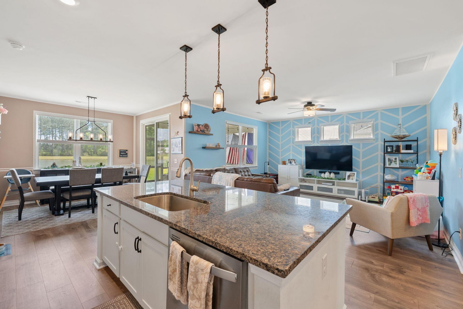 173 Greenwich Drive Photo 8
