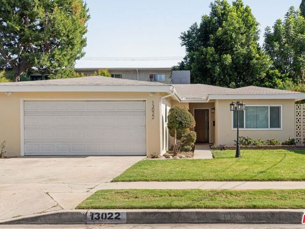 13022 Aetna Street, Valley Glen, CA 91401
