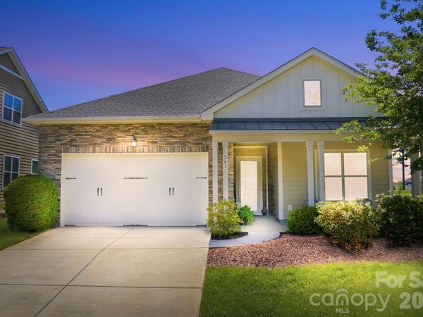 261 Stone Mountain Way , Denver, NC 28037